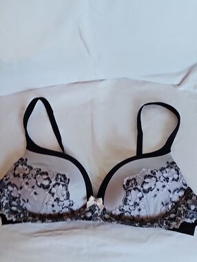 Victoria's Secret Black and White Lace Push-Up Bra